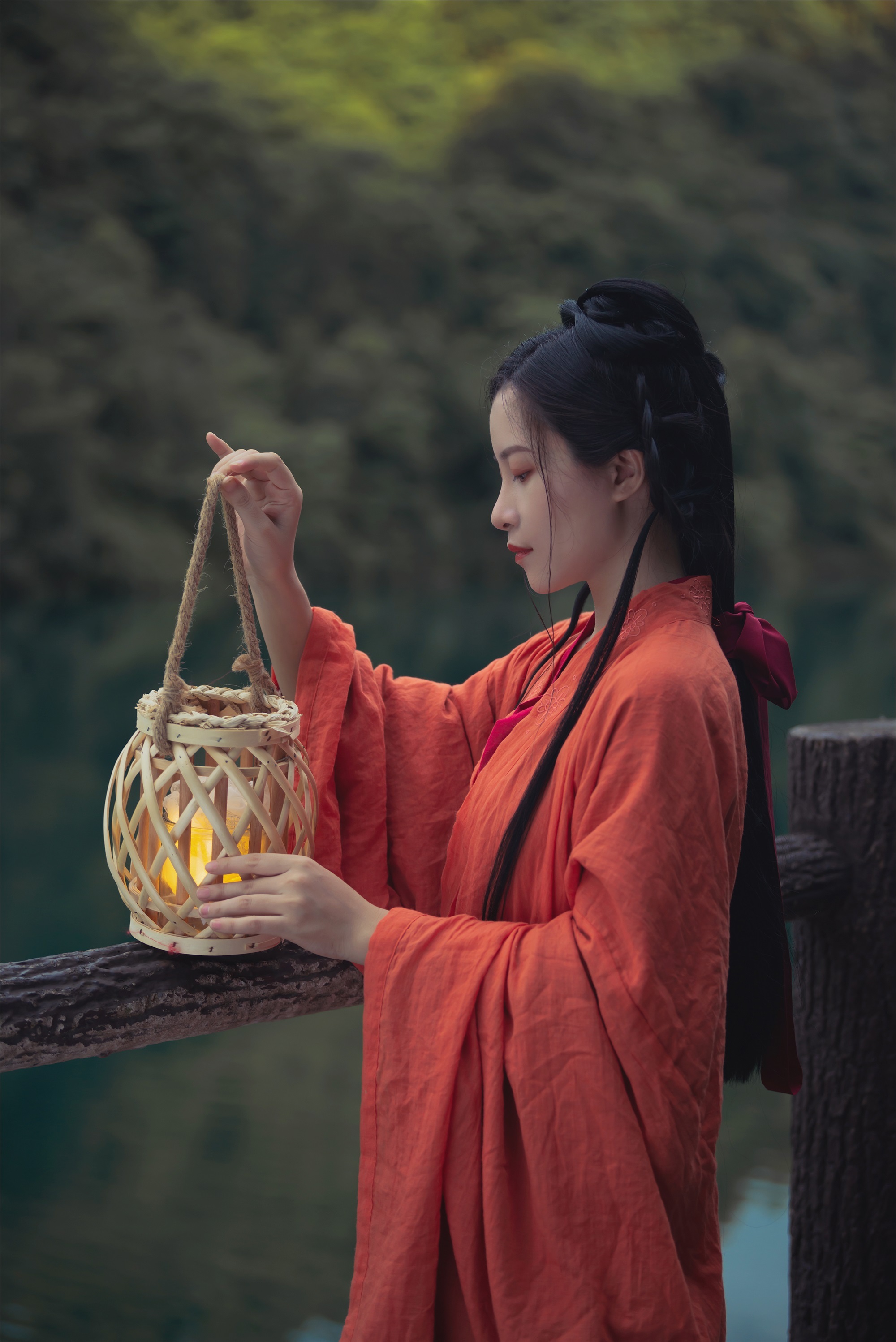 YITUYU艺图语 2021.09.08 人间忽晚 山河已秋 秦笙